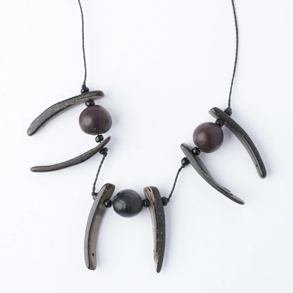 Jamaican Island Necklace B‎ 12
